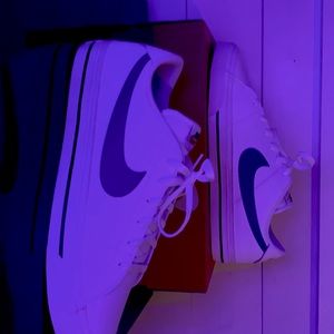 NIKE COURTLEGACYS MENS SIZE 13